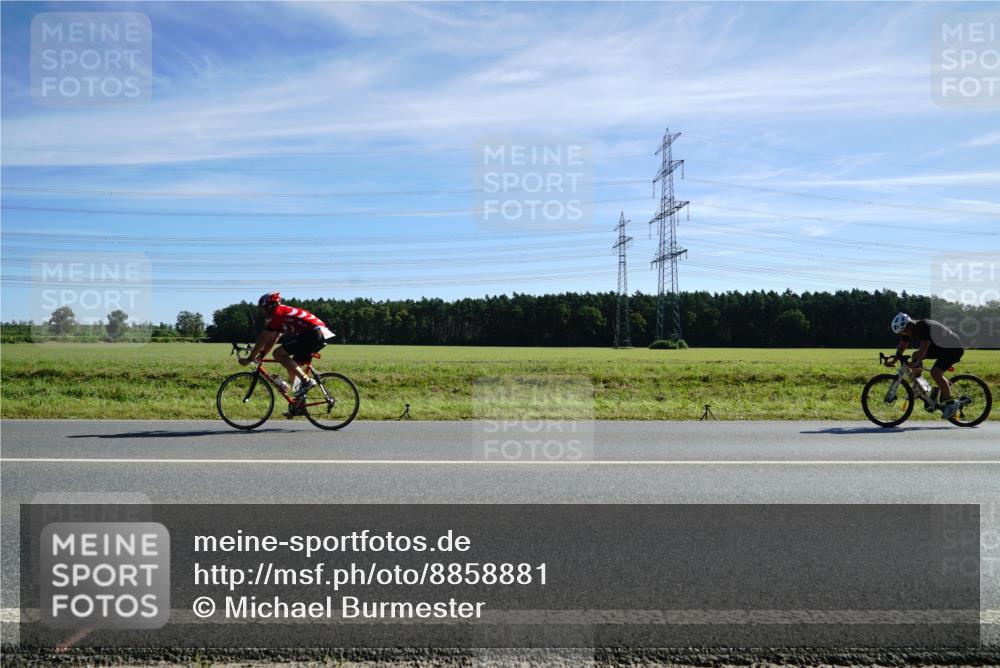 07.09.2025 - 19. Norderstedt Triathlon Michael Burmester http://msf.ph/oto/8858881 07.09.2025 11:33:48 Radfahren 1178 meine-sportfotos.de