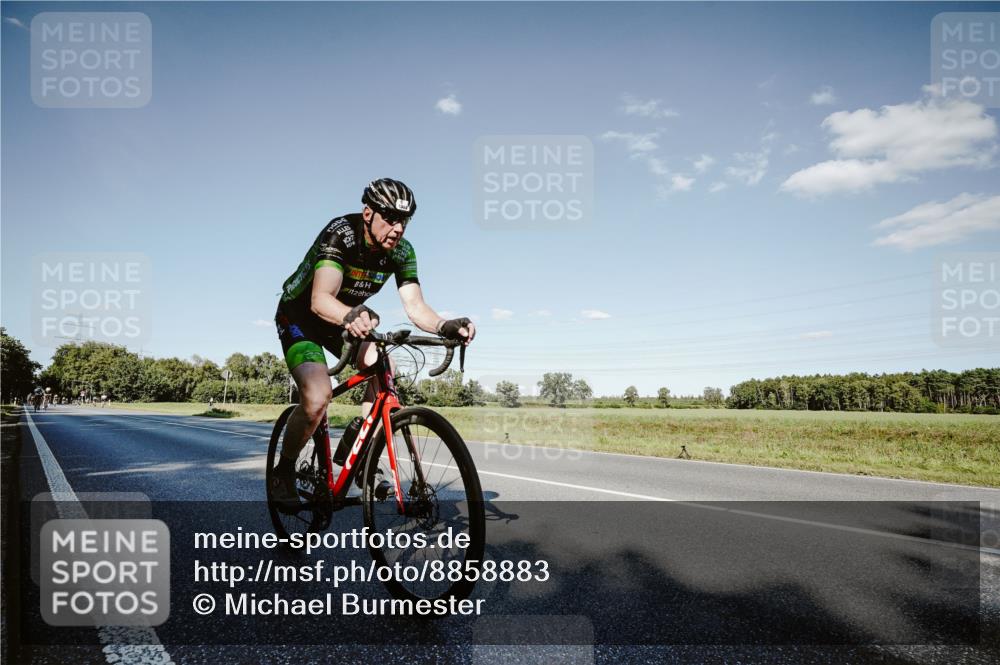 07.09.2025 - 19. Norderstedt Triathlon Michael Burmester http://msf.ph/oto/8858883 07.09.2025 15:43:08 Radfahren 496, 1524, 1528 meine-sportfotos.de