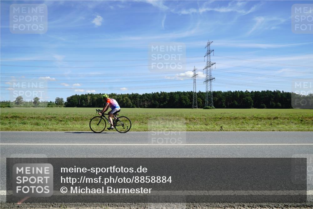 07.09.2025 - 19. Norderstedt Triathlon Michael Burmester http://msf.ph/oto/8858884 07.09.2025 13:19:23 Radfahren 349 meine-sportfotos.de