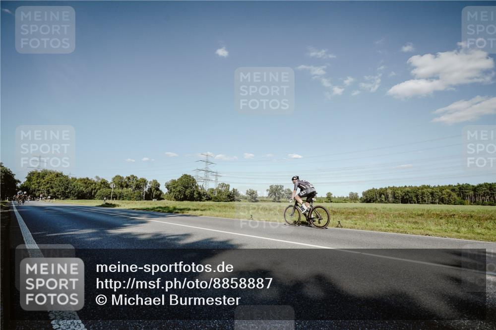 07.09.2025 - 19. Norderstedt Triathlon Michael Burmester http://msf.ph/oto/8858887 07.09.2025 15:43:09 Radfahren 902, 1524 meine-sportfotos.de