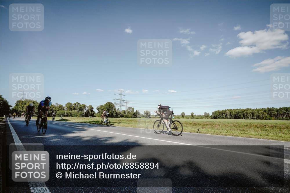 07.09.2025 - 19. Norderstedt Triathlon Michael Burmester http://msf.ph/oto/8858894 07.09.2025 15:43:12 Radfahren 873, 902, 1460 meine-sportfotos.de