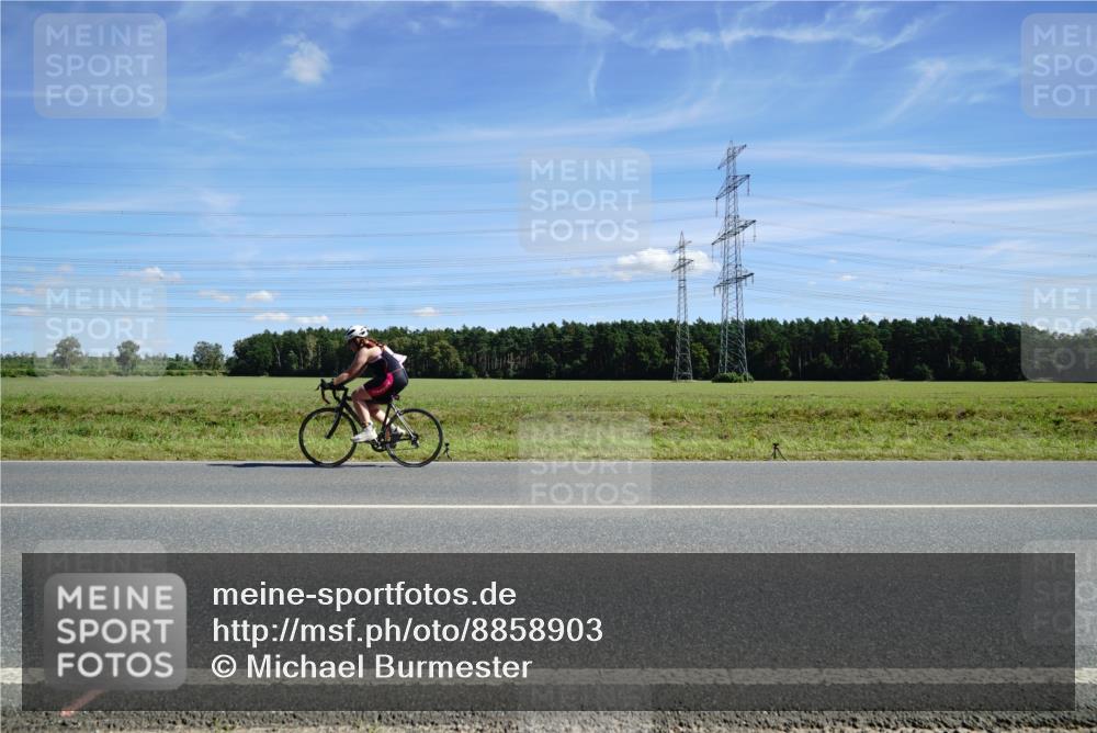 07.09.2025 - 19. Norderstedt Triathlon Michael Burmester http://msf.ph/oto/8858903 07.09.2025 13:19:50 Radfahren  meine-sportfotos.de