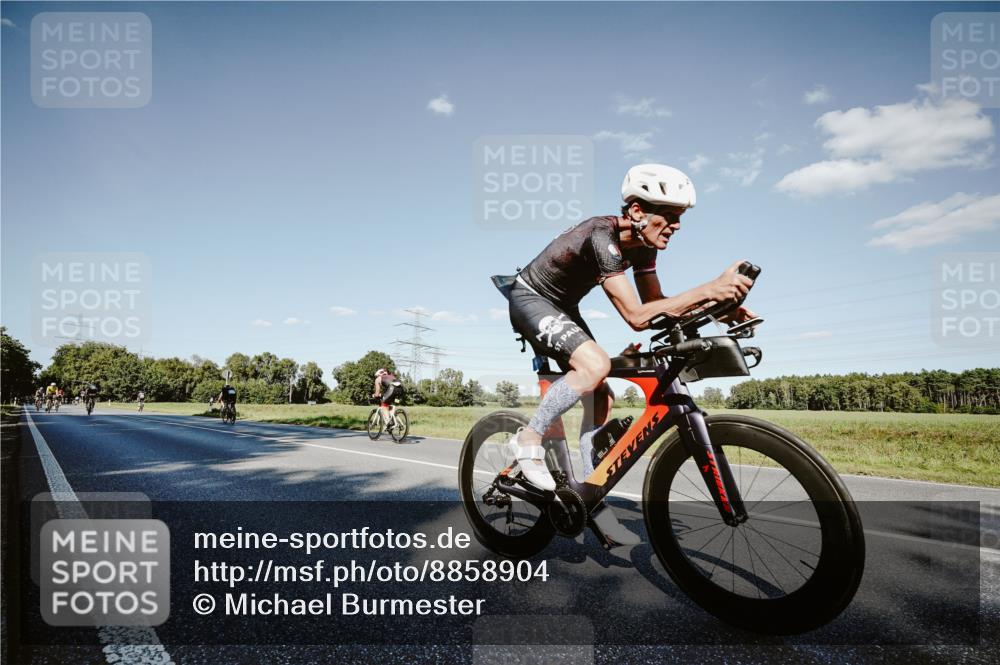 07.09.2025 - 19. Norderstedt Triathlon Michael Burmester http://msf.ph/oto/8858904 07.09.2025 15:43:13 Radfahren 873, 902, 1460 meine-sportfotos.de