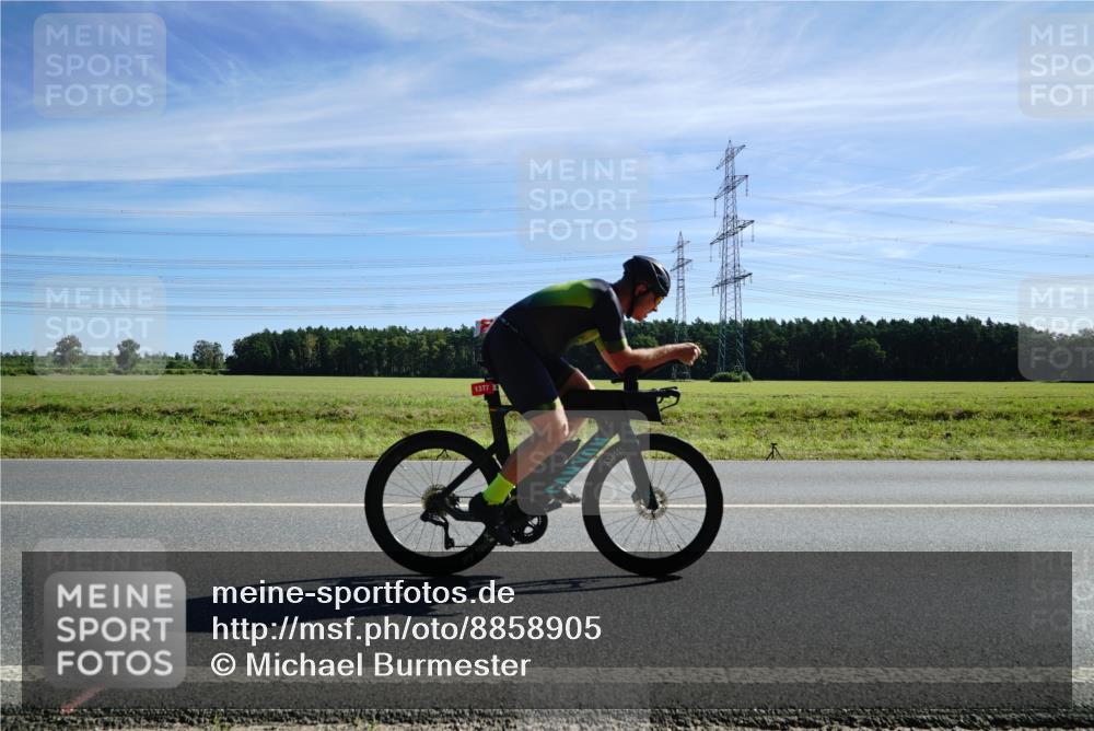 07.09.2025 - 19. Norderstedt Triathlon Michael Burmester http://msf.ph/oto/8858905 07.09.2025 11:33:54 Radfahren 1377 meine-sportfotos.de