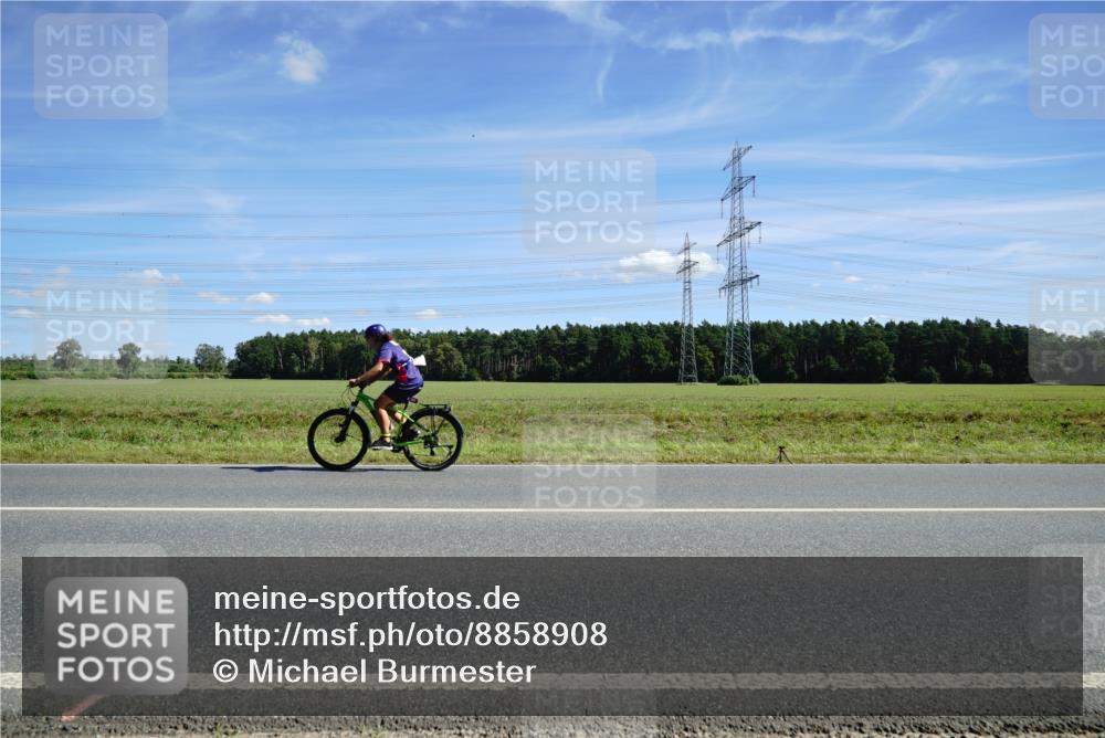 07.09.2025 - 19. Norderstedt Triathlon Michael Burmester http://msf.ph/oto/8858908 07.09.2025 13:19:56 Radfahren  meine-sportfotos.de