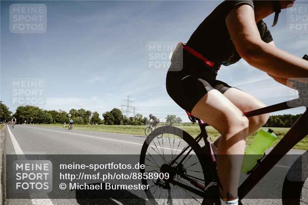 07.09.2025 - 19. Norderstedt Triathlon Michael Burmester http://msf.ph/oto/8858909 07.09.2025 12:37:26 Radfahren 1268, 1373 meine-sportfotos.de