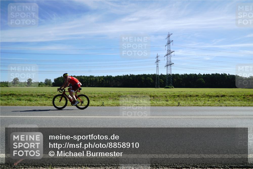 07.09.2025 - 19. Norderstedt Triathlon Michael Burmester http://msf.ph/oto/8858910 07.09.2025 11:33:56 Radfahren 1305, 1377 meine-sportfotos.de
