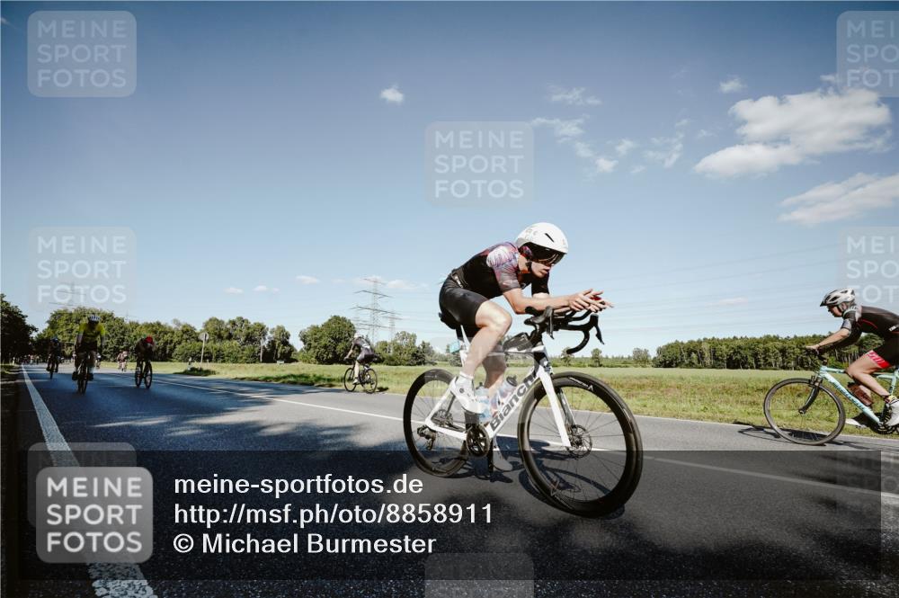07.09.2025 - 19. Norderstedt Triathlon Michael Burmester http://msf.ph/oto/8858911 07.09.2025 15:43:16 Radfahren 534, 873, 937, 1423, 1460 meine-sportfotos.de