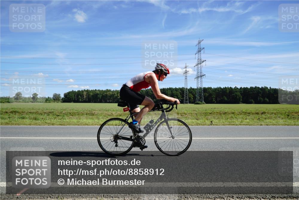 07.09.2025 - 19. Norderstedt Triathlon Michael Burmester http://msf.ph/oto/8858912 07.09.2025 13:20:00 Radfahren 805 meine-sportfotos.de