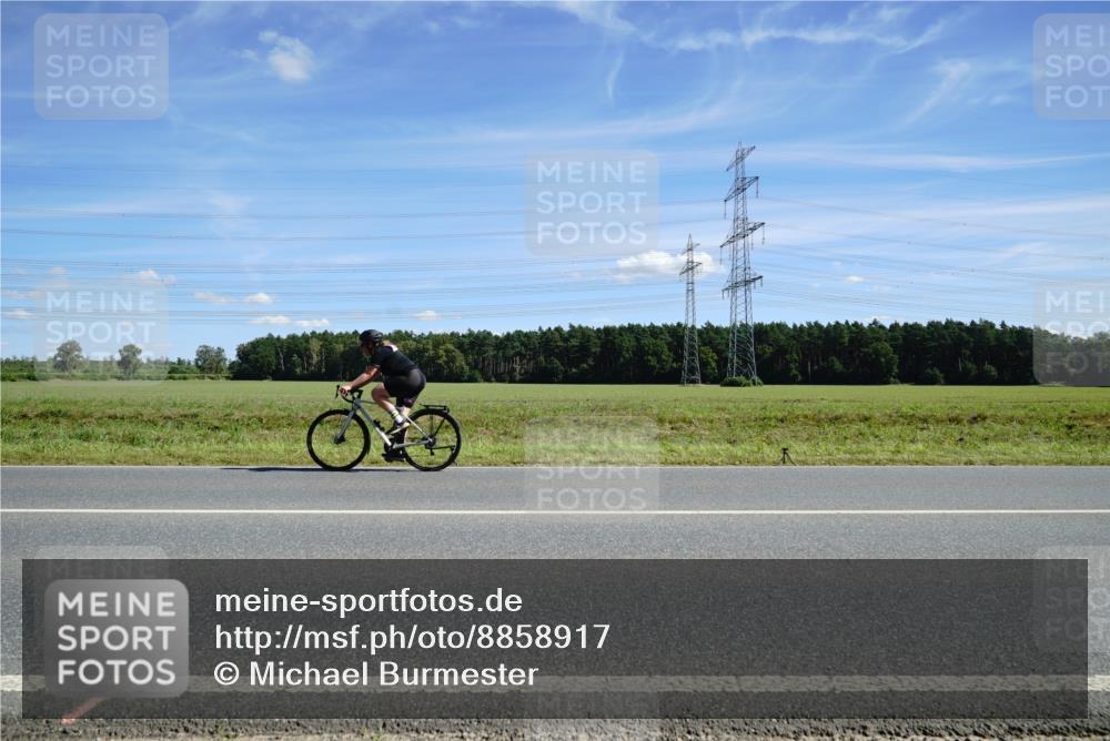 07.09.2025 - 19. Norderstedt Triathlon Michael Burmester http://msf.ph/oto/8858917 07.09.2025 13:20:05 Radfahren  meine-sportfotos.de