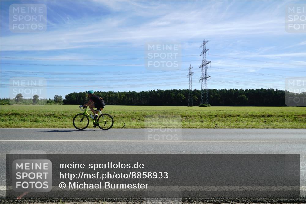 07.09.2025 - 19. Norderstedt Triathlon Michael Burmester http://msf.ph/oto/8858933 07.09.2025 11:34:07 Radfahren  meine-sportfotos.de