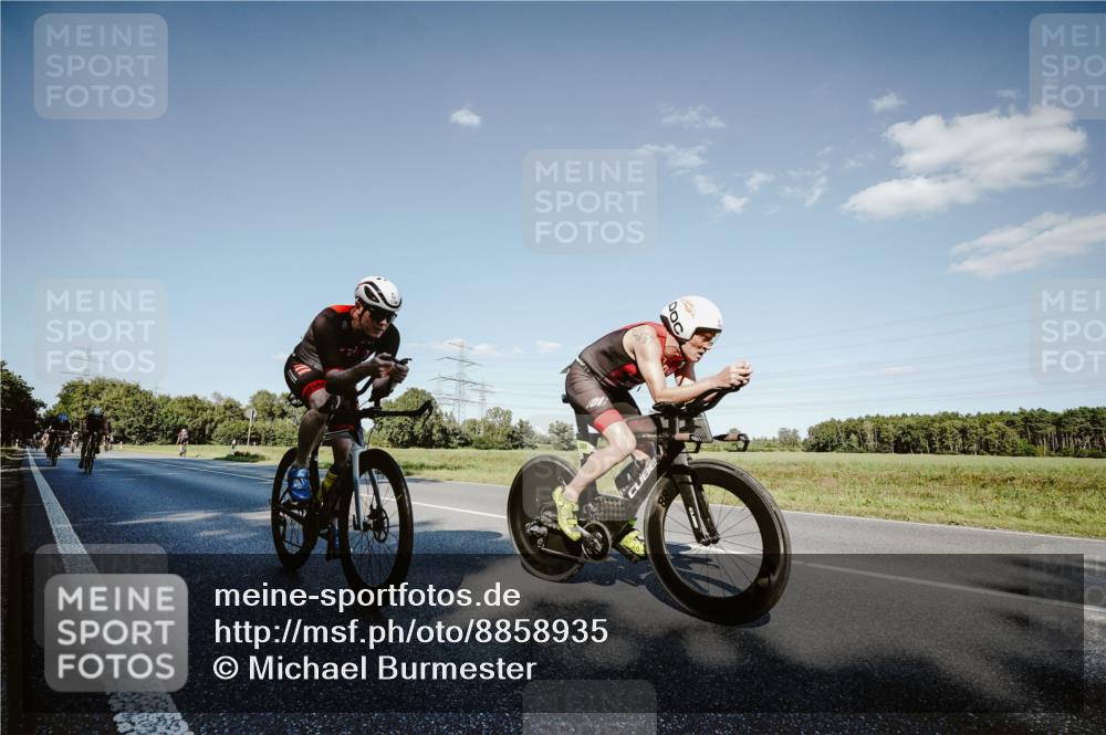 07.09.2025 - 19. Norderstedt Triathlon Michael Burmester http://msf.ph/oto/8858935 07.09.2025 15:43:25 Radfahren 505, 521, 524, 547, 1410, 1437 meine-sportfotos.de