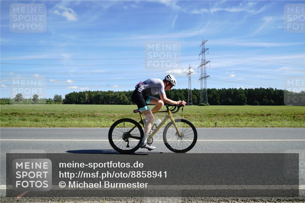 07.09.2025 - 19. Norderstedt Triathlon Michael Burmester http://msf.ph/oto/8858941 07.09.2025 13:20:32 Radfahren 342 meine-sportfotos.de