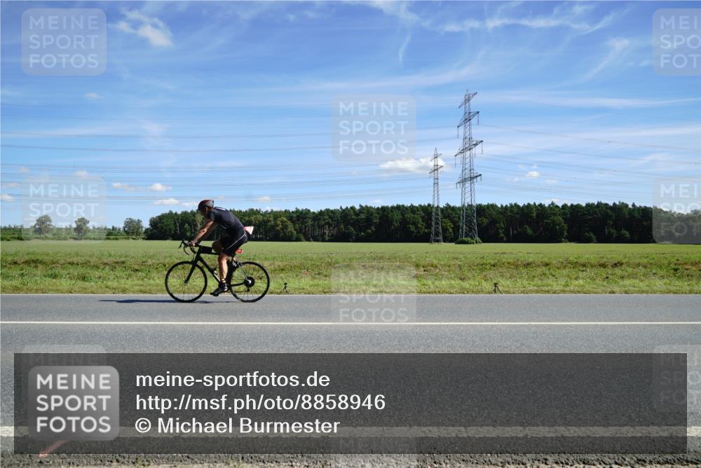 07.09.2025 - 19. Norderstedt Triathlon Michael Burmester http://msf.ph/oto/8858946 07.09.2025 13:20:37 Radfahren  meine-sportfotos.de