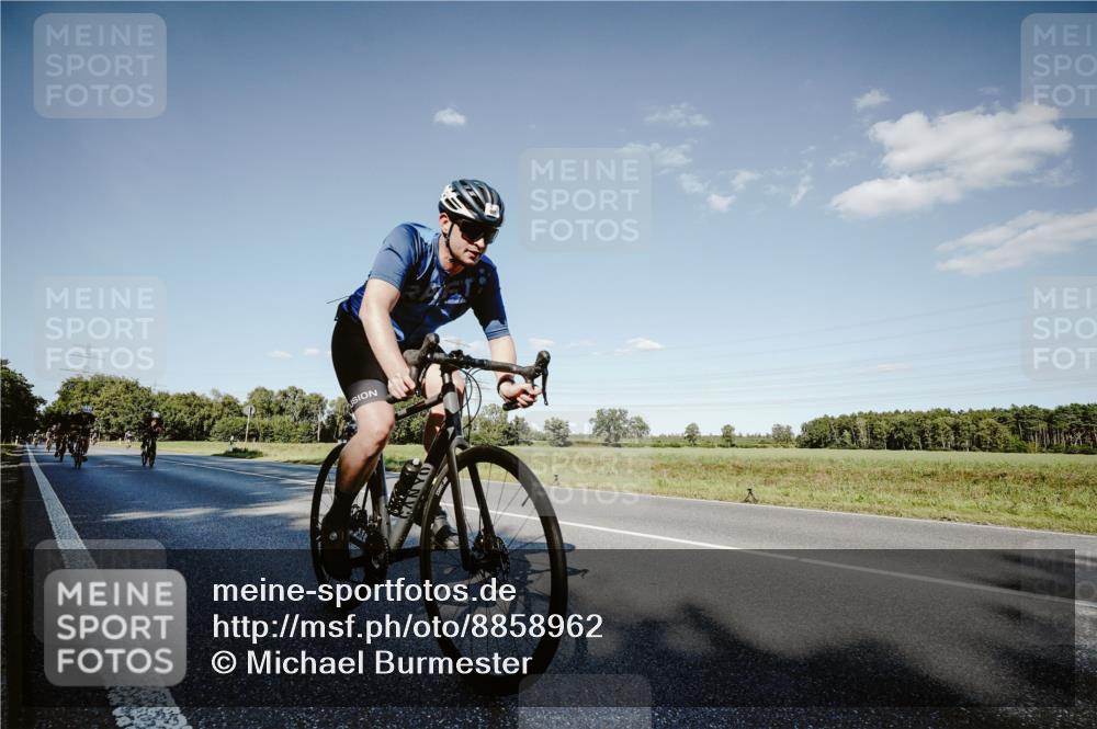 07.09.2025 - 19. Norderstedt Triathlon Michael Burmester http://msf.ph/oto/8858962 07.09.2025 15:43:32 Radfahren 399, 493, 519, 903, 949, 957, 1420, 1486 meine-sportfotos.de