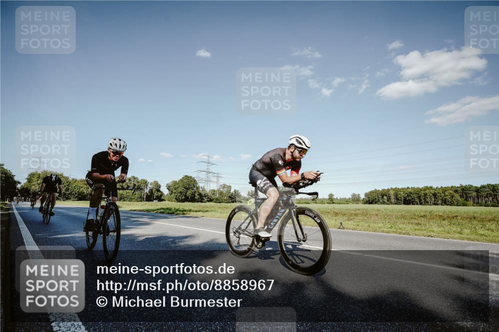 07.09.2025 - 19. Norderstedt Triathlon Michael Burmester http://msf.ph/oto/8858967 07.09.2025 15:43:34 Radfahren 399, 493, 546, 957, 1420 meine-sportfotos.de