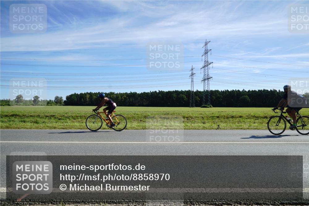 07.09.2025 - 19. Norderstedt Triathlon Michael Burmester http://msf.ph/oto/8858970 07.09.2025 11:34:30 Radfahren 833 meine-sportfotos.de