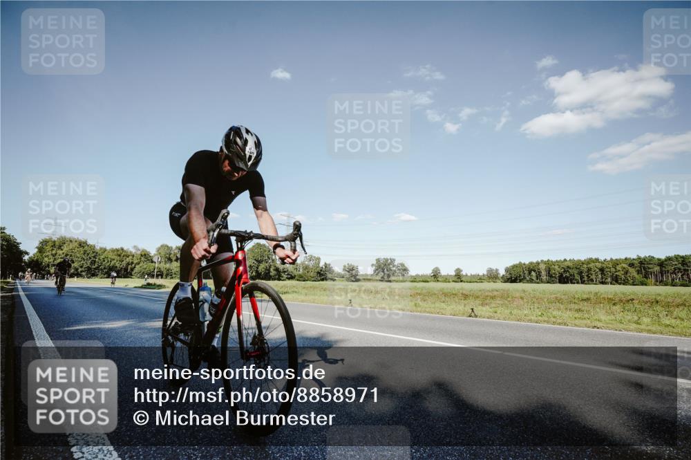 07.09.2025 - 19. Norderstedt Triathlon Michael Burmester http://msf.ph/oto/8858971 07.09.2025 15:43:35 Radfahren 399, 493, 546, 957, 1420 meine-sportfotos.de