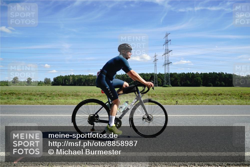 07.09.2025 - 19. Norderstedt Triathlon Michael Burmester http://msf.ph/oto/8858987 07.09.2025 13:22:27 Radfahren 179, 193, 206 meine-sportfotos.de