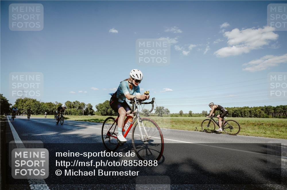 07.09.2025 - 19. Norderstedt Triathlon Michael Burmester http://msf.ph/oto/8858988 07.09.2025 15:43:41 Radfahren 407, 445, 1433, 1523 meine-sportfotos.de