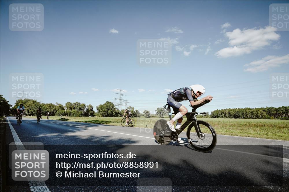 07.09.2025 - 19. Norderstedt Triathlon Michael Burmester http://msf.ph/oto/8858991 07.09.2025 15:43:42 Radfahren 407, 445, 1433, 1523 meine-sportfotos.de