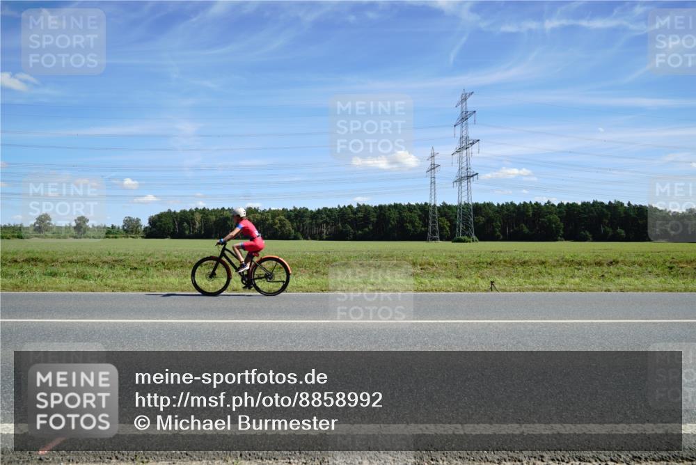 07.09.2025 - 19. Norderstedt Triathlon Michael Burmester http://msf.ph/oto/8858992 07.09.2025 13:22:32 Radfahren  meine-sportfotos.de