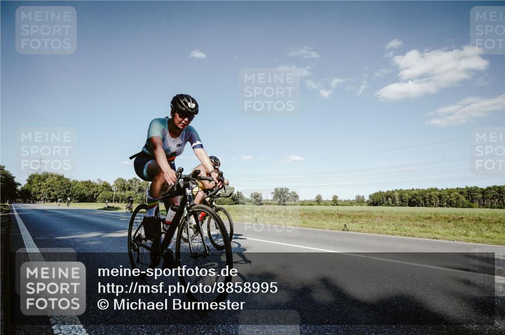 07.09.2025 - 19. Norderstedt Triathlon Michael Burmester http://msf.ph/oto/8858995 07.09.2025 15:43:44 Radfahren 407, 1433, 1523 meine-sportfotos.de