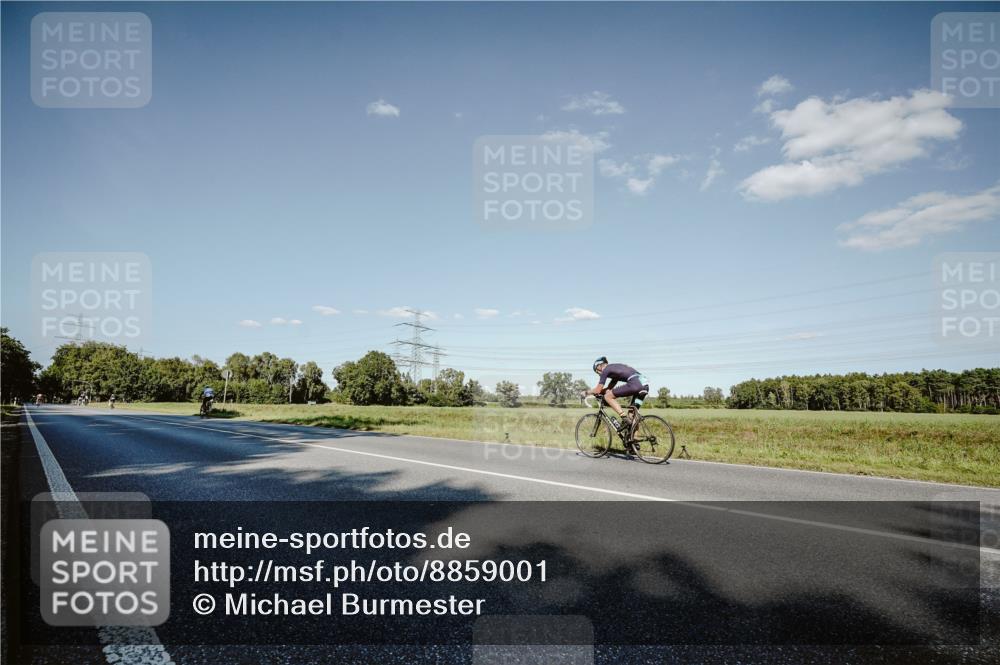 07.09.2025 - 19. Norderstedt Triathlon Michael Burmester http://msf.ph/oto/8859001 07.09.2025 15:43:49 Radfahren  meine-sportfotos.de
