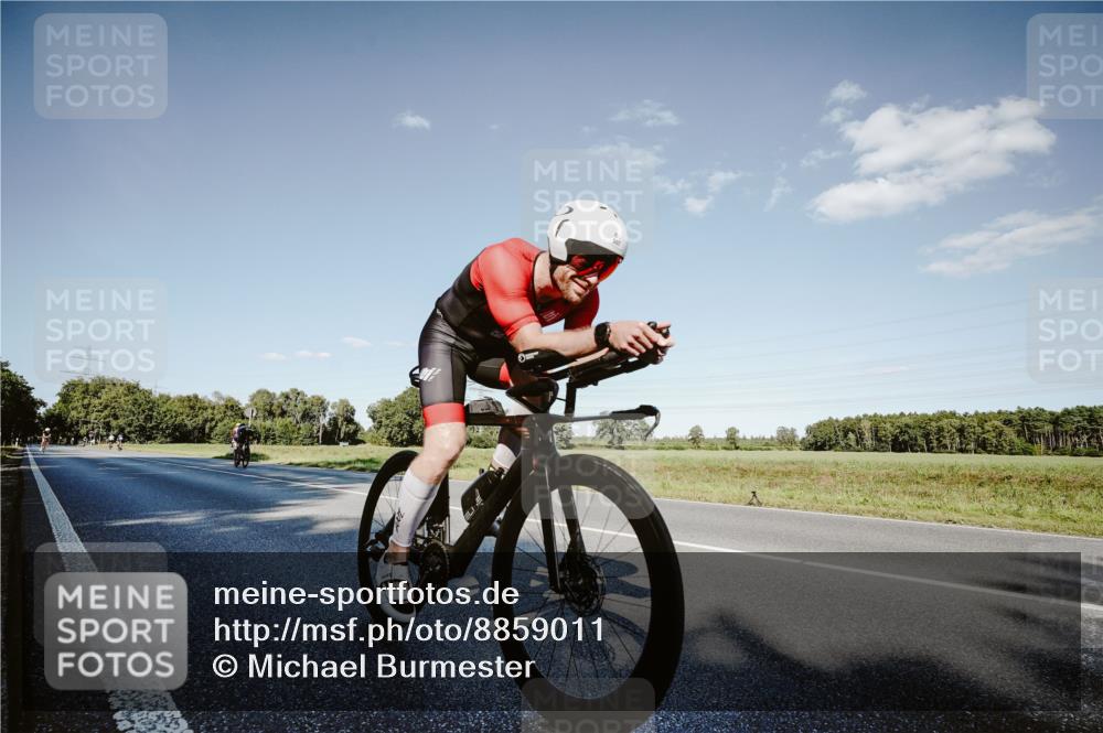 07.09.2025 - 19. Norderstedt Triathlon Michael Burmester http://msf.ph/oto/8859011 07.09.2025 15:43:55 Radfahren 507 meine-sportfotos.de