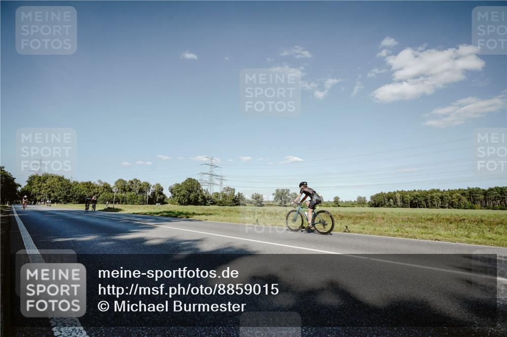 07.09.2025 - 19. Norderstedt Triathlon Michael Burmester http://msf.ph/oto/8859015 07.09.2025 15:43:56 Radfahren 507, 544 meine-sportfotos.de