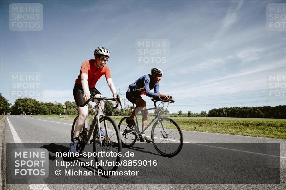 07.09.2025 - 19. Norderstedt Triathlon Michael Burmester http://msf.ph/oto/8859016 07.09.2025 12:38:39 Radfahren 224, 309, 766, 808 meine-sportfotos.de