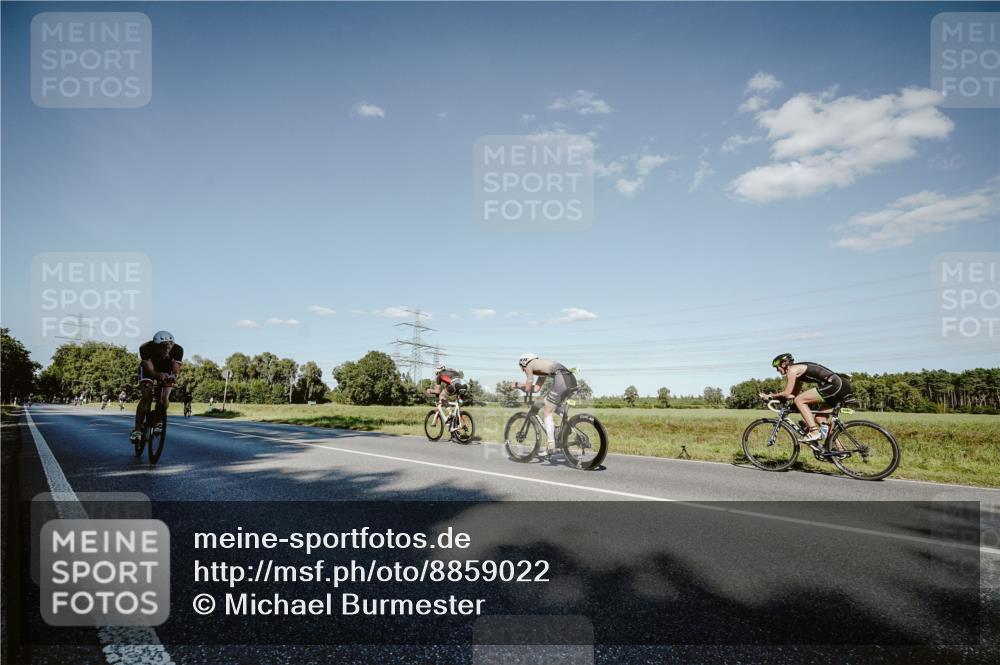 07.09.2025 - 19. Norderstedt Triathlon Michael Burmester http://msf.ph/oto/8859022 07.09.2025 15:43:59 Radfahren 544 meine-sportfotos.de