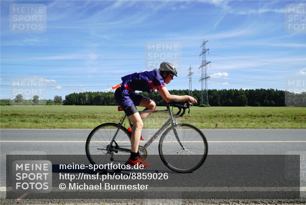 07.09.2025 - 19. Norderstedt Triathlon Michael Burmester http://msf.ph/oto/8859026 07.09.2025 13:23:54 Radfahren 804 meine-sportfotos.de