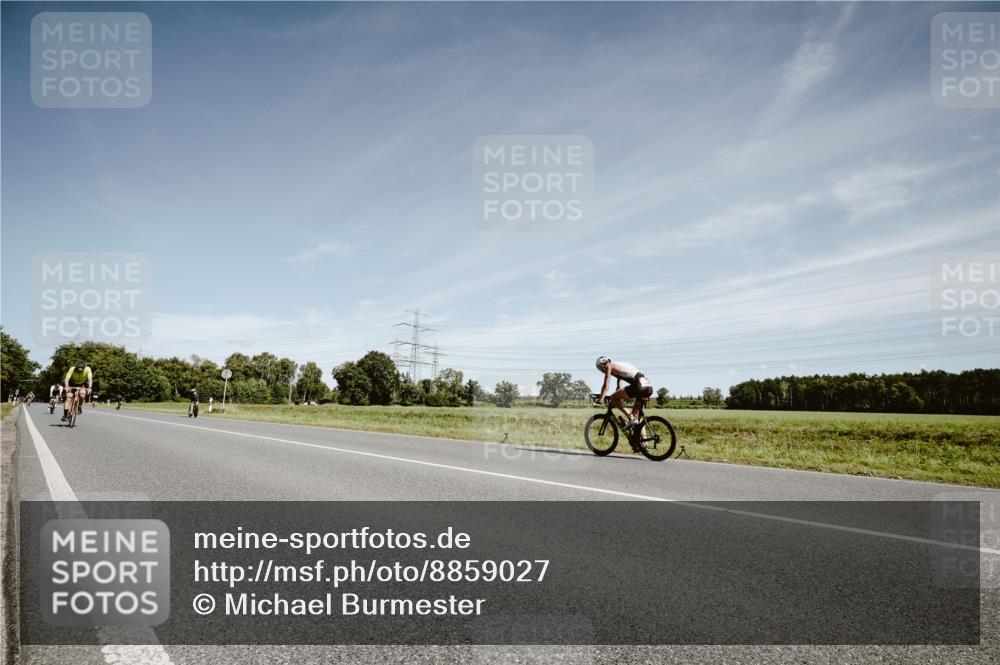 07.09.2025 - 19. Norderstedt Triathlon Michael Burmester http://msf.ph/oto/8859027 07.09.2025 12:38:46 Radfahren 754, 1384 meine-sportfotos.de