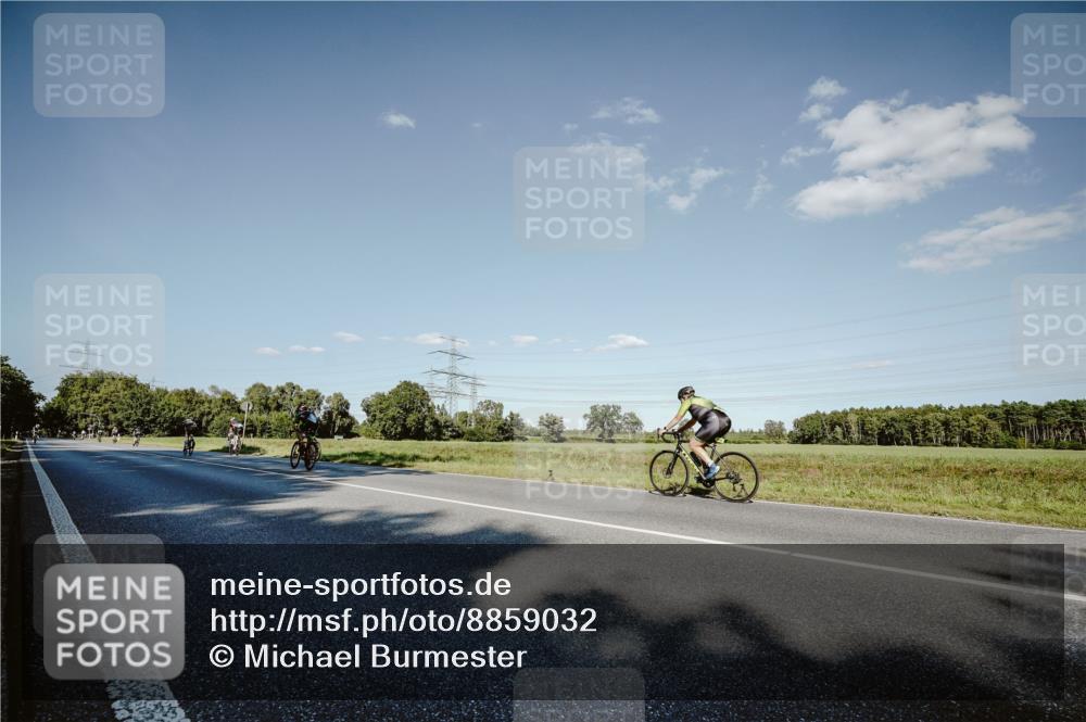 07.09.2025 - 19. Norderstedt Triathlon Michael Burmester http://msf.ph/oto/8859032 07.09.2025 15:44:01 Radfahren 544 meine-sportfotos.de