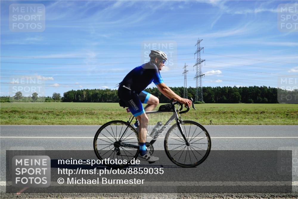 07.09.2025 - 19. Norderstedt Triathlon Michael Burmester http://msf.ph/oto/8859035 07.09.2025 13:24:06 Radfahren 315 meine-sportfotos.de