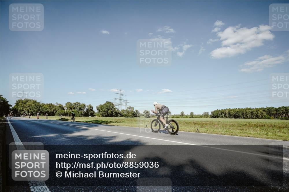 07.09.2025 - 19. Norderstedt Triathlon Michael Burmester http://msf.ph/oto/8859036 07.09.2025 15:44:03 Radfahren 490 meine-sportfotos.de