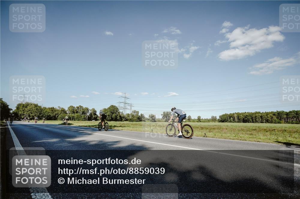 07.09.2025 - 19. Norderstedt Triathlon Michael Burmester http://msf.ph/oto/8859039 07.09.2025 15:44:04 Radfahren 490 meine-sportfotos.de