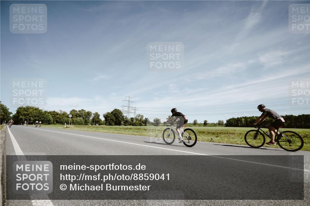 07.09.2025 - 19. Norderstedt Triathlon Michael Burmester http://msf.ph/oto/8859041 07.09.2025 12:38:51 Radfahren 754 meine-sportfotos.de