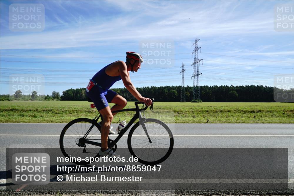 07.09.2025 - 19. Norderstedt Triathlon Michael Burmester http://msf.ph/oto/8859047 07.09.2025 11:35:09 Radfahren 801, 821 meine-sportfotos.de