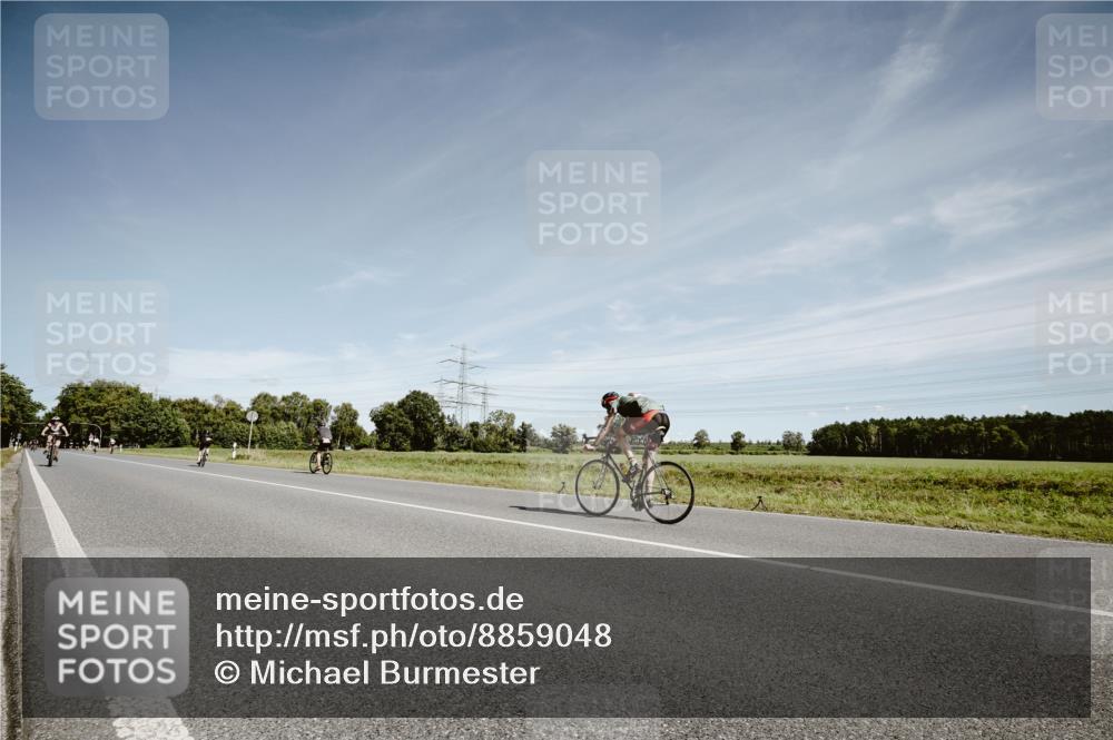 07.09.2025 - 19. Norderstedt Triathlon Michael Burmester http://msf.ph/oto/8859048 07.09.2025 12:38:54 Radfahren  meine-sportfotos.de