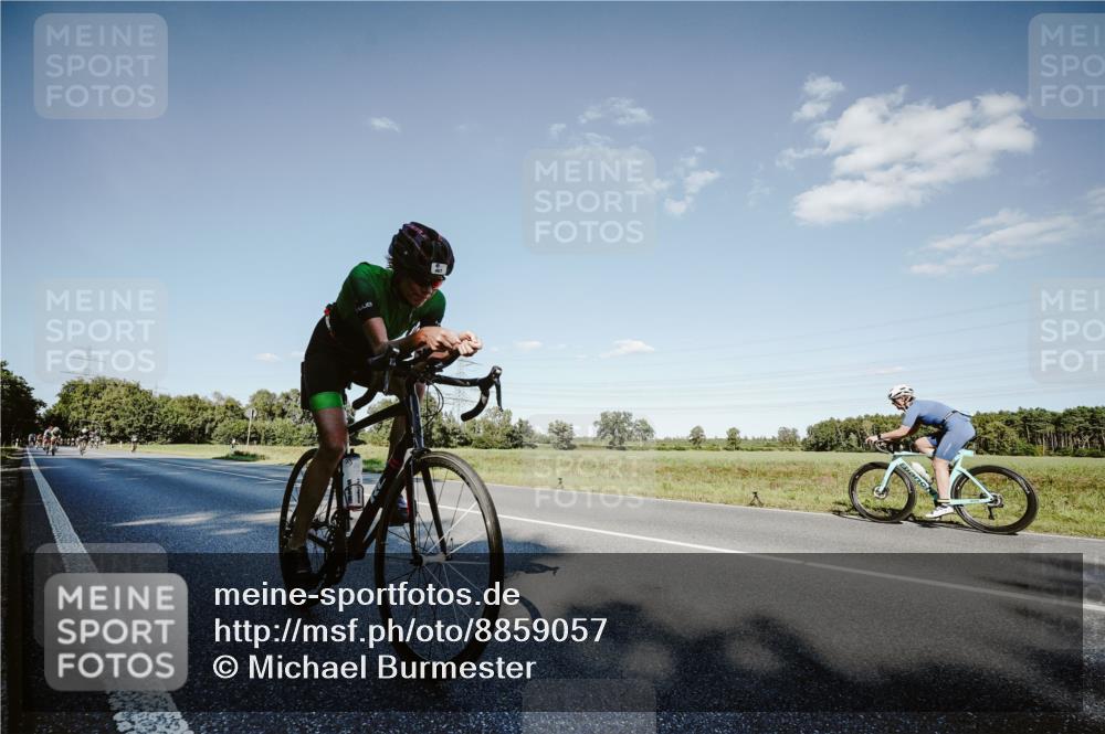 07.09.2025 - 19. Norderstedt Triathlon Michael Burmester http://msf.ph/oto/8859057 07.09.2025 15:44:14 Radfahren 467, 525, 866, 1495 meine-sportfotos.de