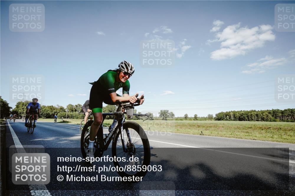 07.09.2025 - 19. Norderstedt Triathlon Michael Burmester http://msf.ph/oto/8859063 07.09.2025 15:44:17 Radfahren 866, 884, 936, 1495 meine-sportfotos.de