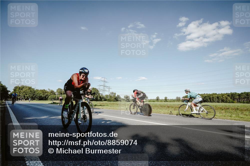 07.09.2025 - 19. Norderstedt Triathlon Michael Burmester http://msf.ph/oto/8859074 07.09.2025 15:44:21 Radfahren 383, 542, 884, 936 meine-sportfotos.de