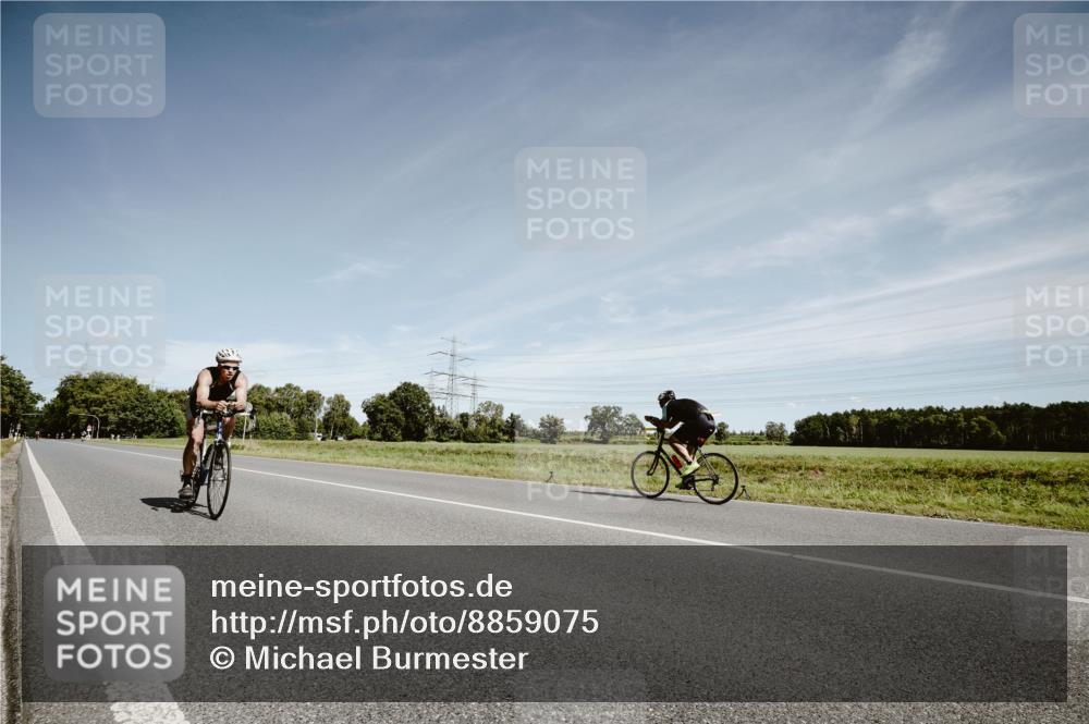 07.09.2025 - 19. Norderstedt Triathlon Michael Burmester http://msf.ph/oto/8859075 07.09.2025 12:39:16 Radfahren 813 meine-sportfotos.de