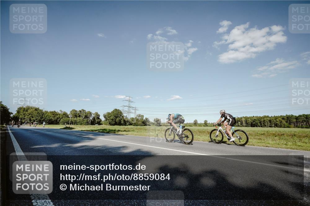 07.09.2025 - 19. Norderstedt Triathlon Michael Burmester http://msf.ph/oto/8859084 07.09.2025 15:44:26 Radfahren 383, 1512 meine-sportfotos.de