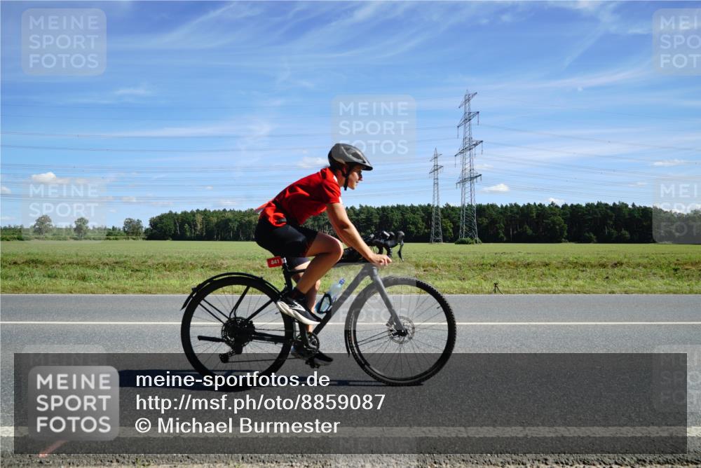 07.09.2025 - 19. Norderstedt Triathlon Michael Burmester http://msf.ph/oto/8859087 07.09.2025 13:26:35 Radfahren 841 meine-sportfotos.de