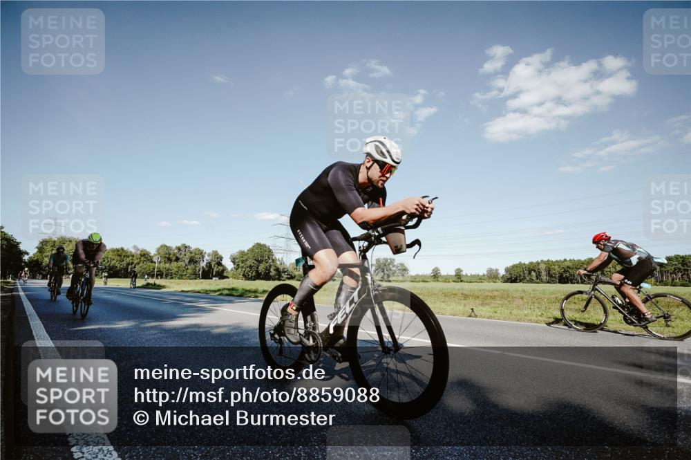 07.09.2025 - 19. Norderstedt Triathlon Michael Burmester http://msf.ph/oto/8859088 07.09.2025 15:44:30 Radfahren 492, 945, 1512 meine-sportfotos.de