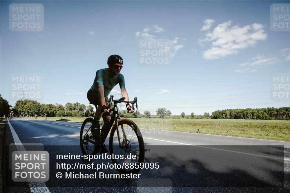 07.09.2025 - 19. Norderstedt Triathlon Michael Burmester http://msf.ph/oto/8859095 07.09.2025 15:44:31 Radfahren 492, 945, 1512 meine-sportfotos.de