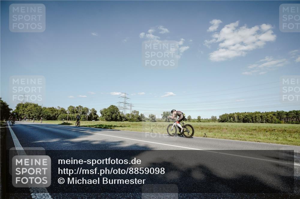 07.09.2025 - 19. Norderstedt Triathlon Michael Burmester http://msf.ph/oto/8859098 07.09.2025 15:44:32 Radfahren 492, 945, 1482, 1512 meine-sportfotos.de